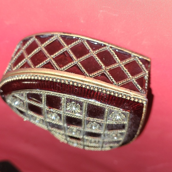 Bombat Co.  Burg. Red Trinket Box. used but In good condition, some slight wear - Picture 2 of 5